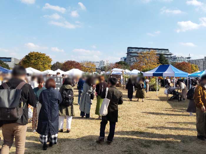 第18回東京蚤の市の初日11月18日金曜日立川の国営昭和記念公園